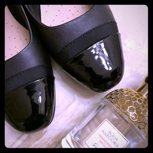 ❌ SOLD❌Like new juliet monte flats- clarks brand